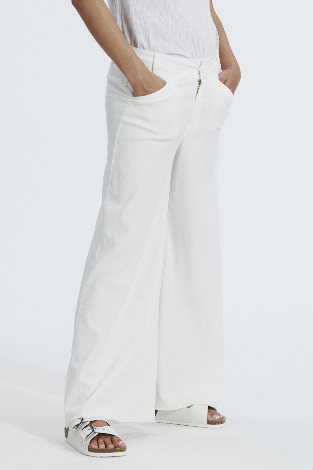 Transit Wide Leg Trousers with Frayed Bottom